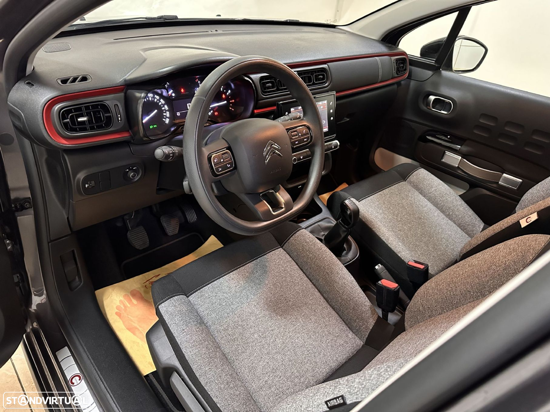 Citroën C3 1.2 PureTech C-Series - 17