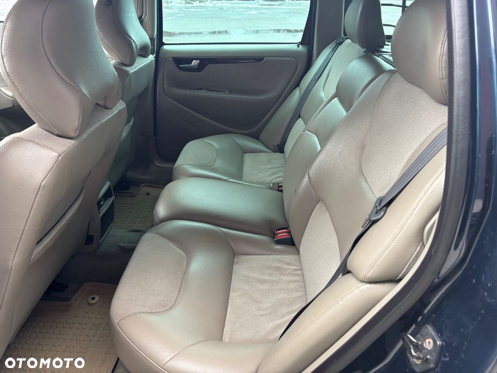 Volvo XC 70 AWD Momentum - 20