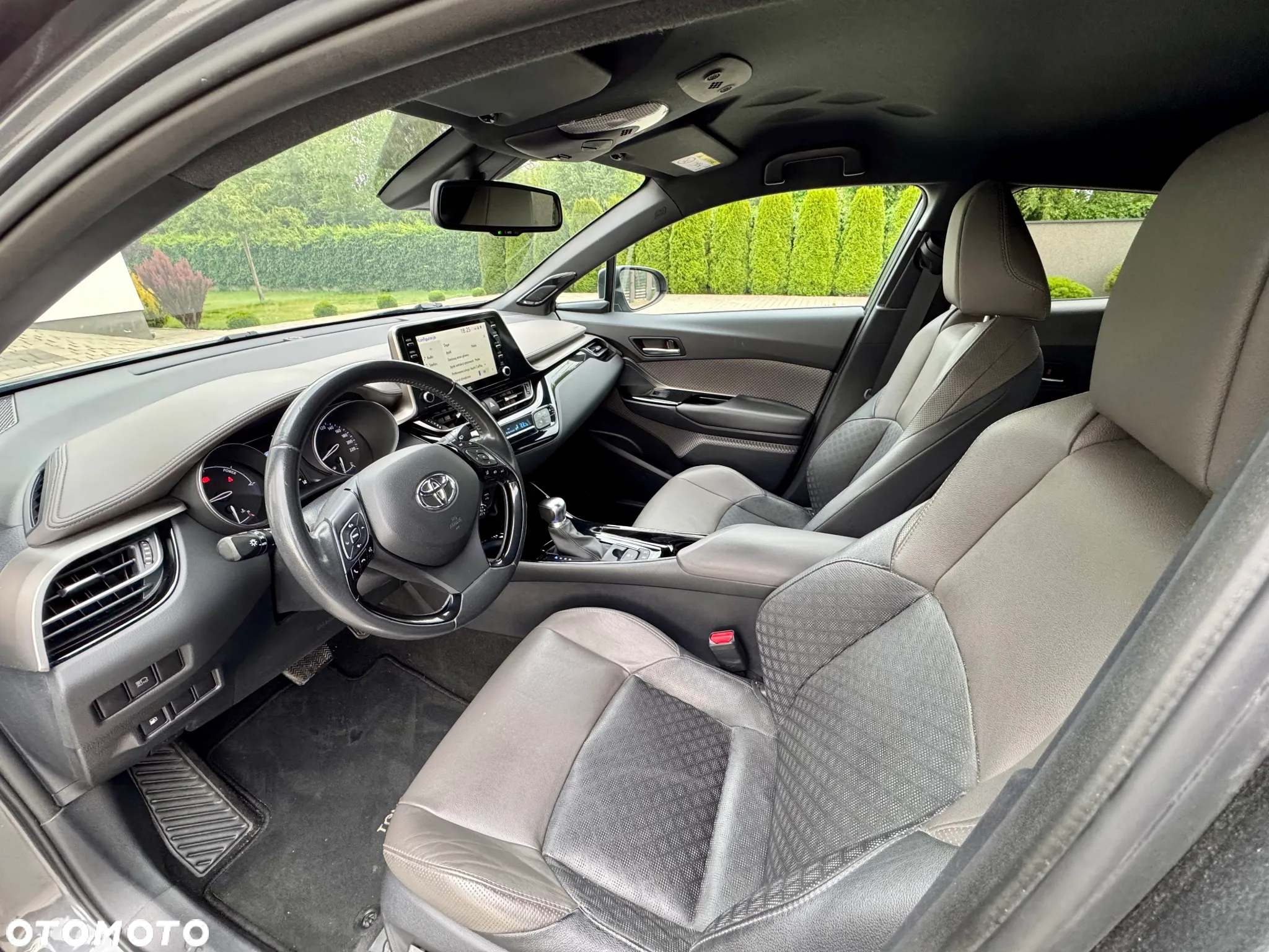Toyota C-HR 2.0 Hybrid Black Edition - 19