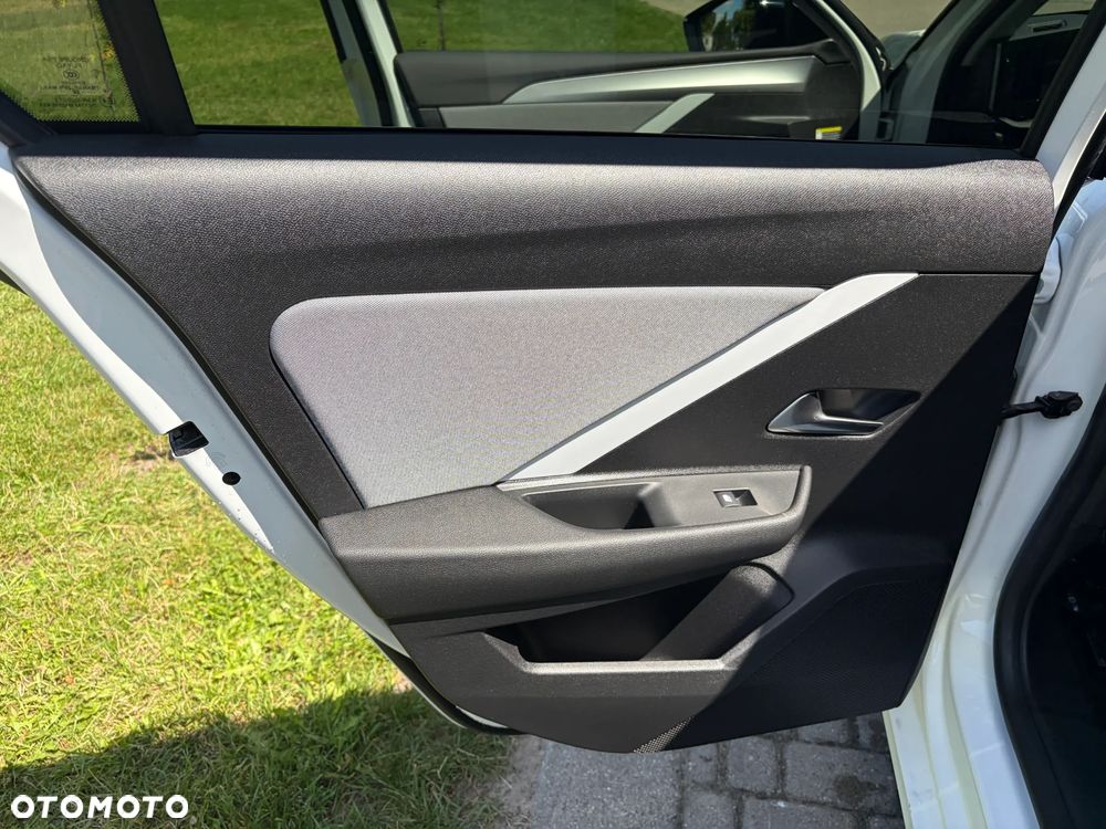 Opel Astra 1.2 Turbo Business Edition - 20