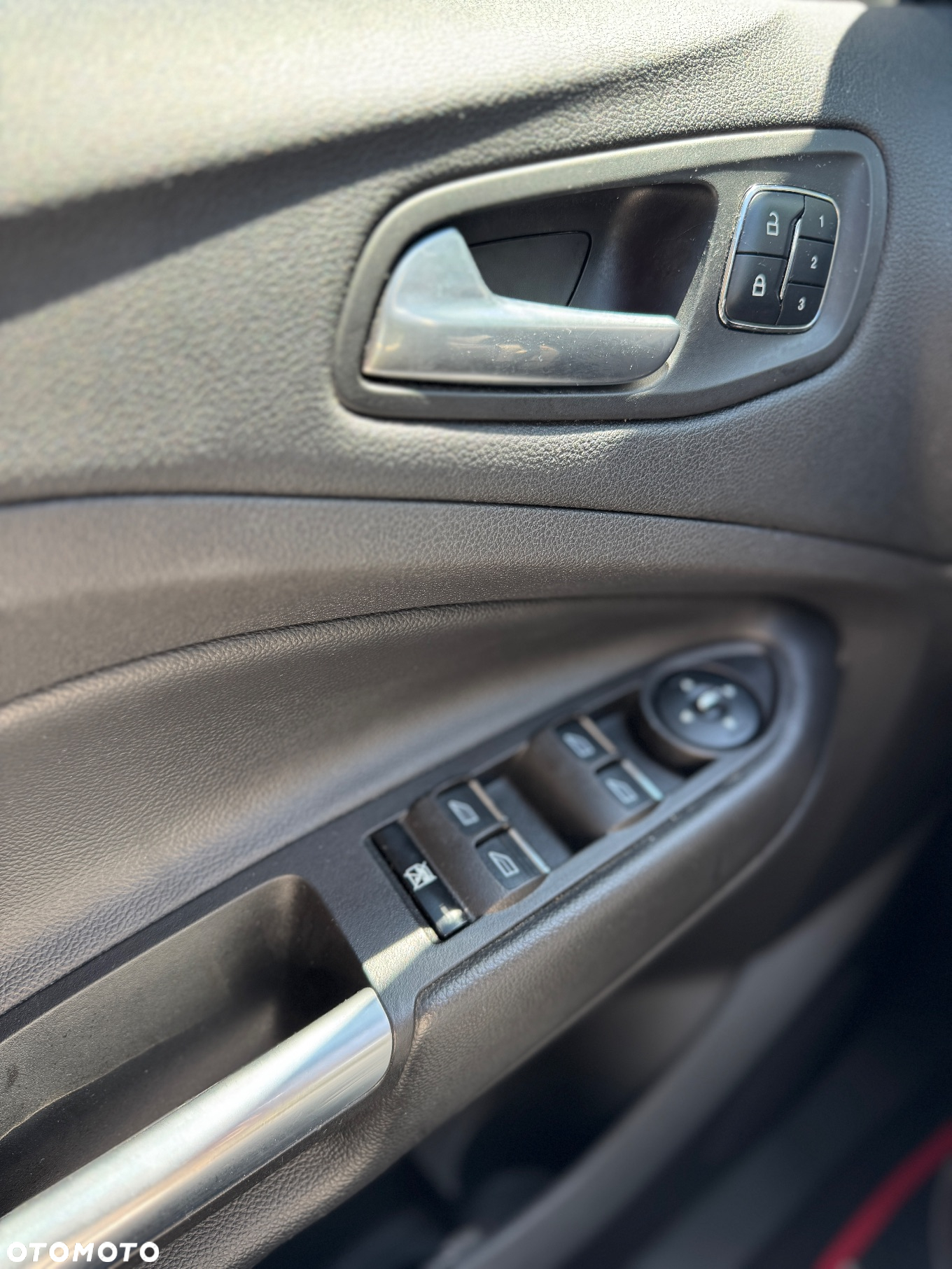 Ford Escape 2.0 EcoBoost AWD Titanium - 26