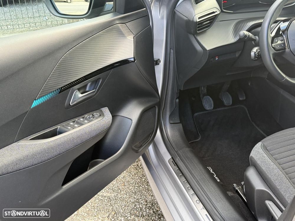 Peugeot 208 PureTech 100 Style - 21