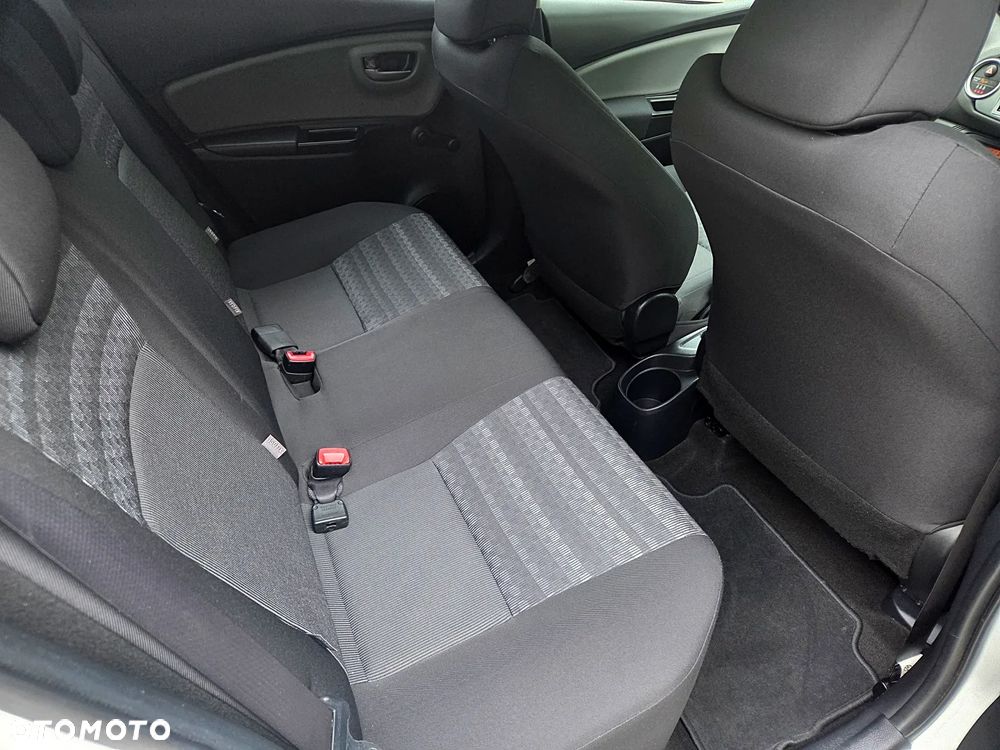 Toyota Yaris 1.33 VVT-i Executive - 13