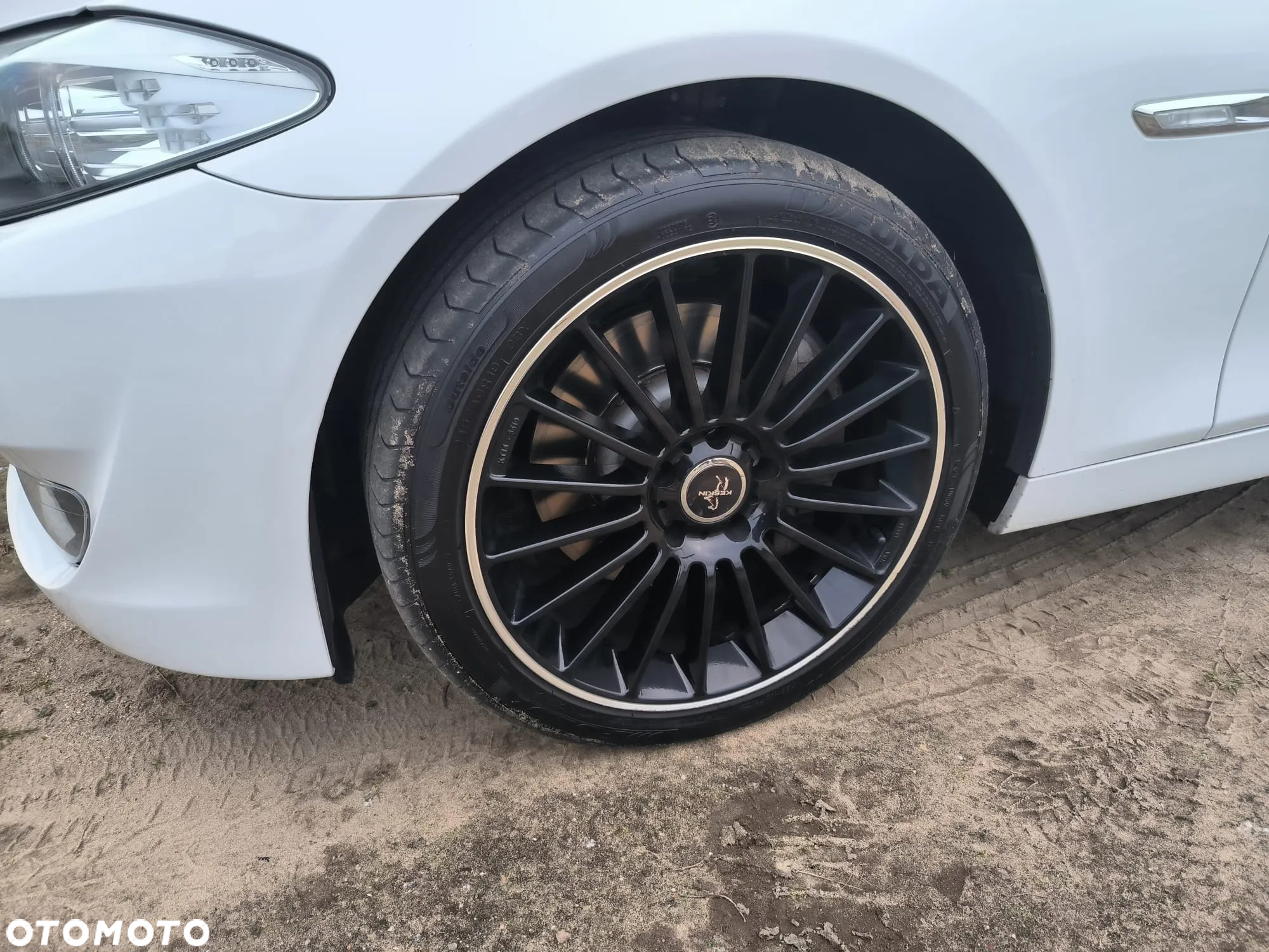 BMW Seria 5 528i xDrive - 8