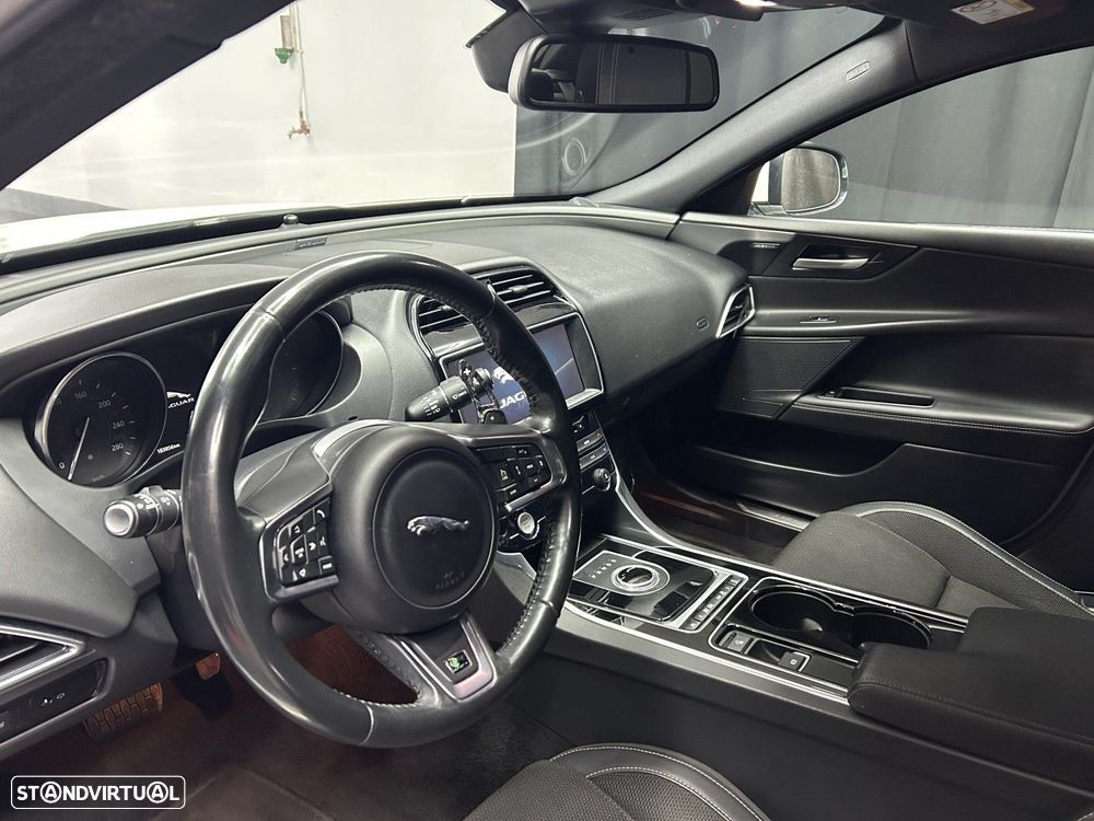 Jaguar XE 2.0 D R-Sport Aut. - 7