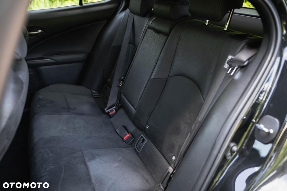 Lexus UX - 29