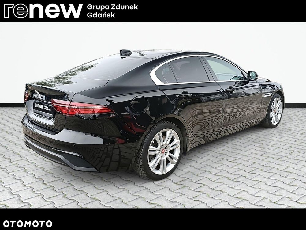 Jaguar XE - 7