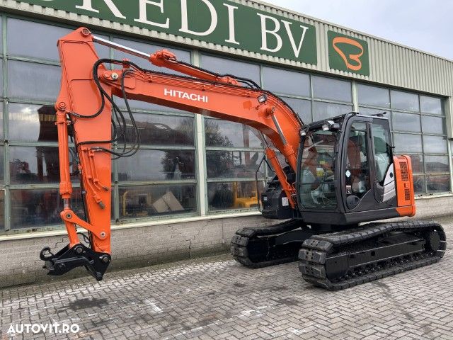 Hitachi ZX 135 US-6 - 4