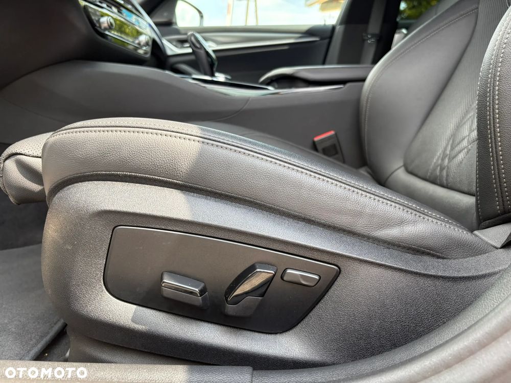 BMW Seria 5 520d xDrive MHEV M Sport sport - 13