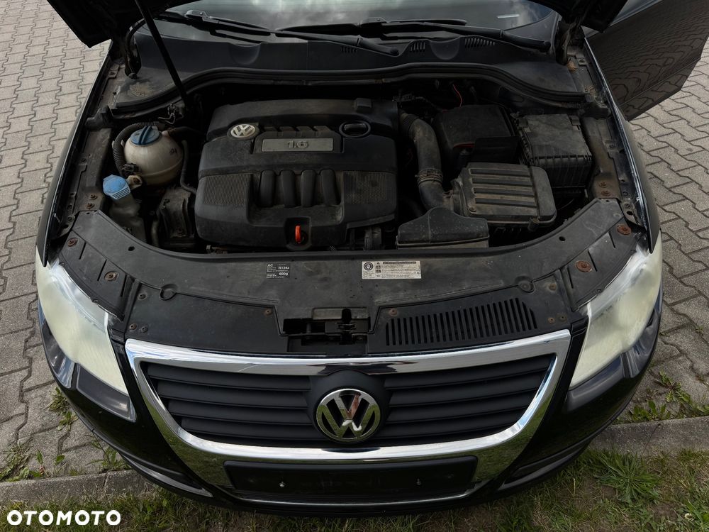 Volkswagen Passat 1.6 Comfortline - 32