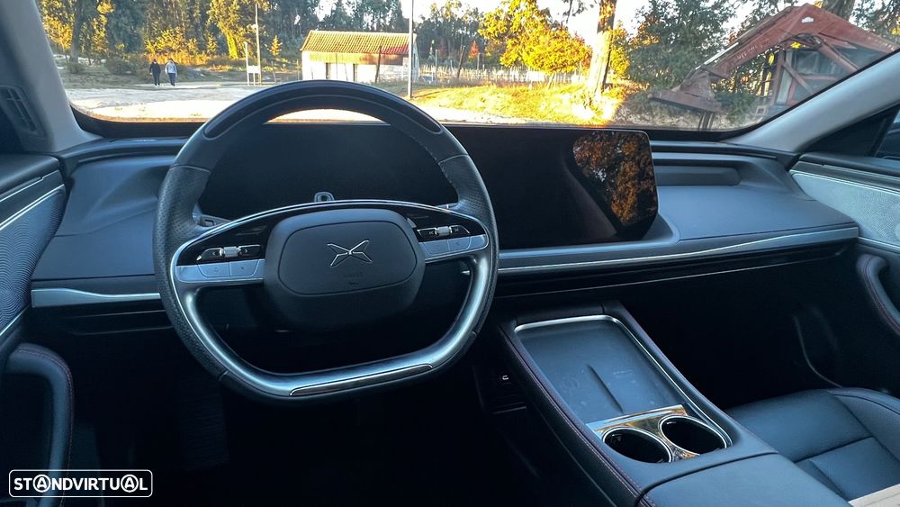 Xpeng P7i 86.2 kWh Long Range + Premium Cockpit - 12