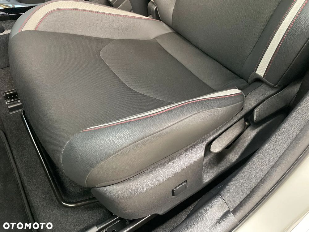 Toyota Corolla 1.8 Hybrid GR Sport - 13