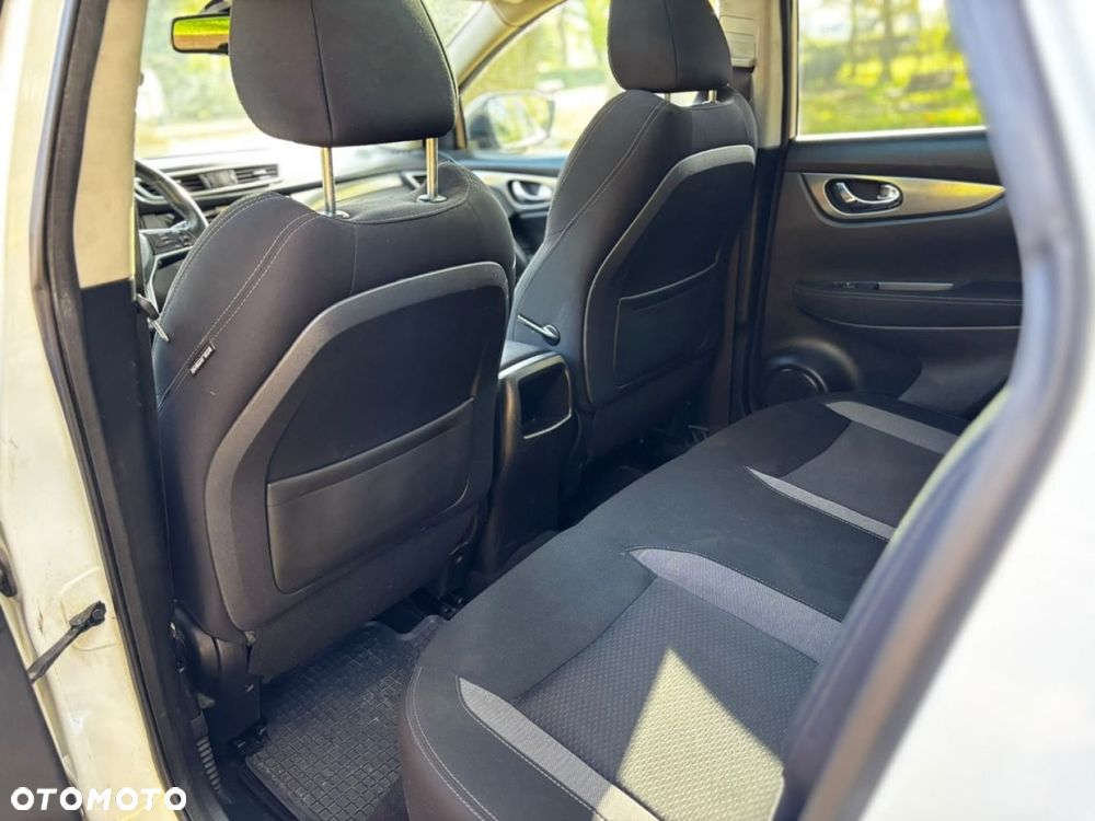 Nissan Qashqai 1.6 DCi Xtronic ACENTA - 27