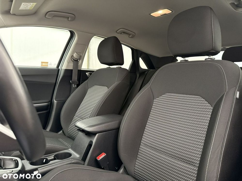 Kia Ceed - 12