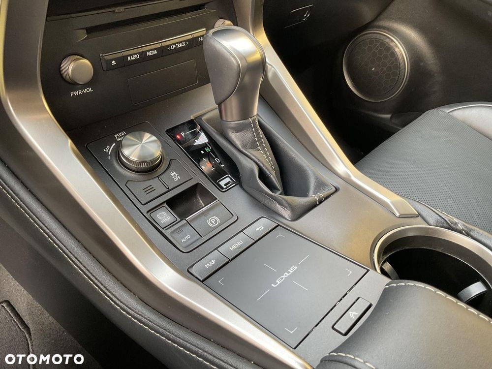 Lexus NX 300 Comfort AWD - 26