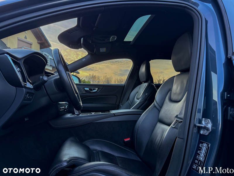 Volvo V60 T6 AWD Geartronic R-Design - 34