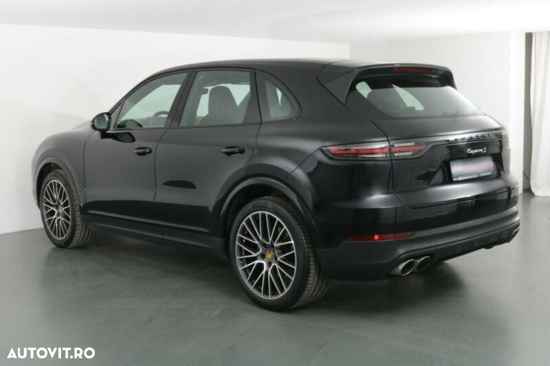 Porsche Cayenne S - 2