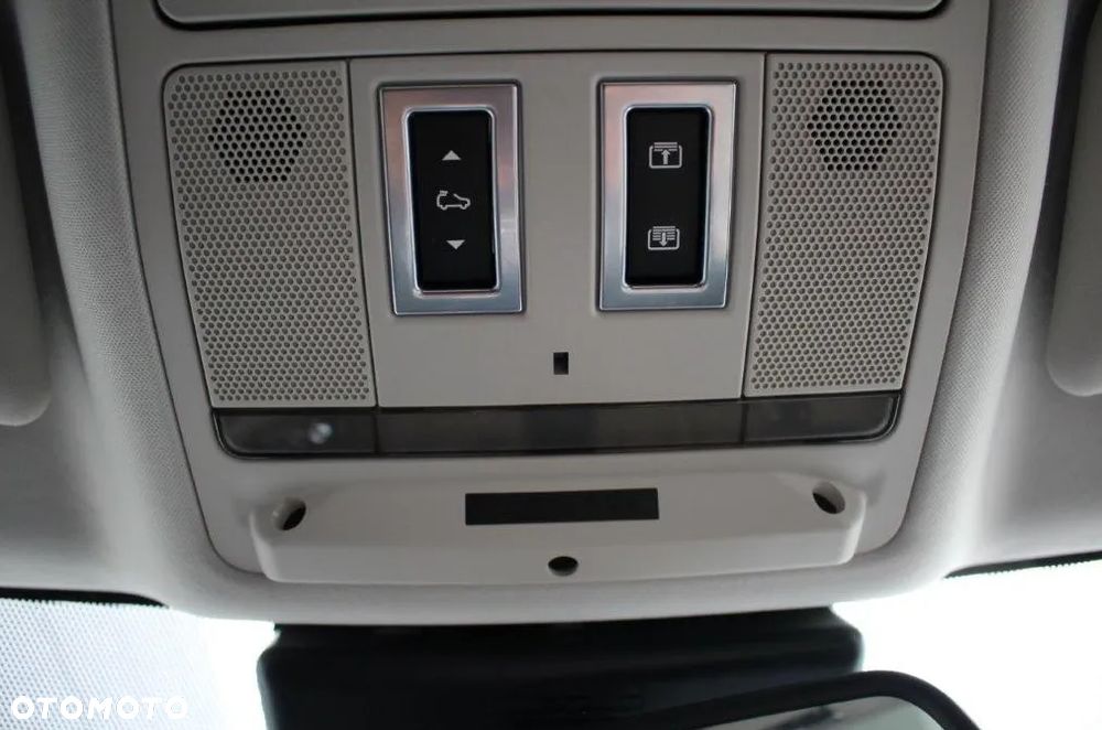 Jaguar F-Pace 2.0 i4D AWD R-Sport - 31