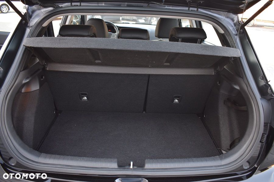 Hyundai i20 blue 1.2 Advantage+ - 10