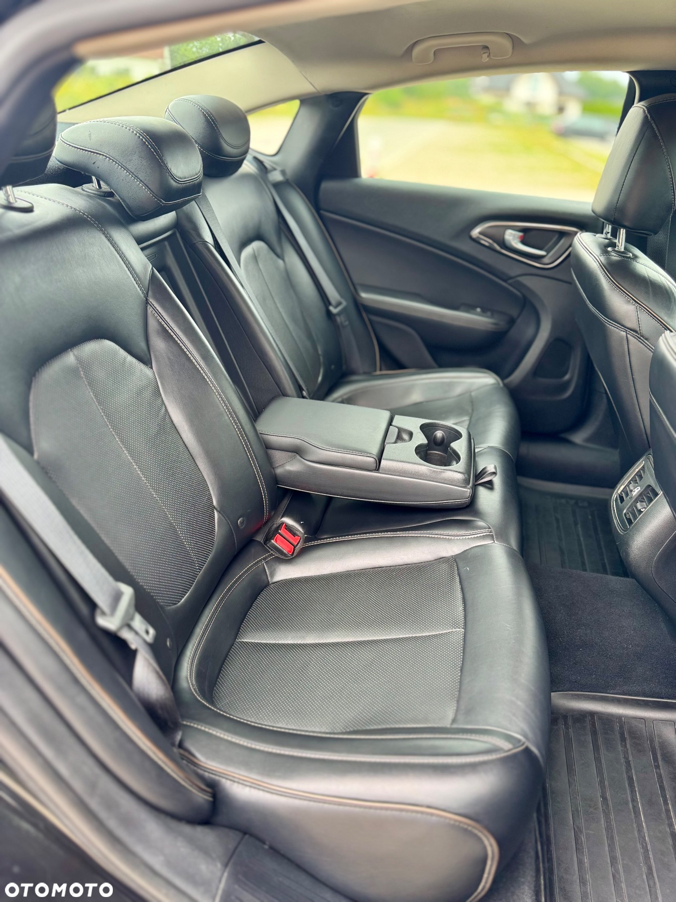 Chrysler 200 - 23