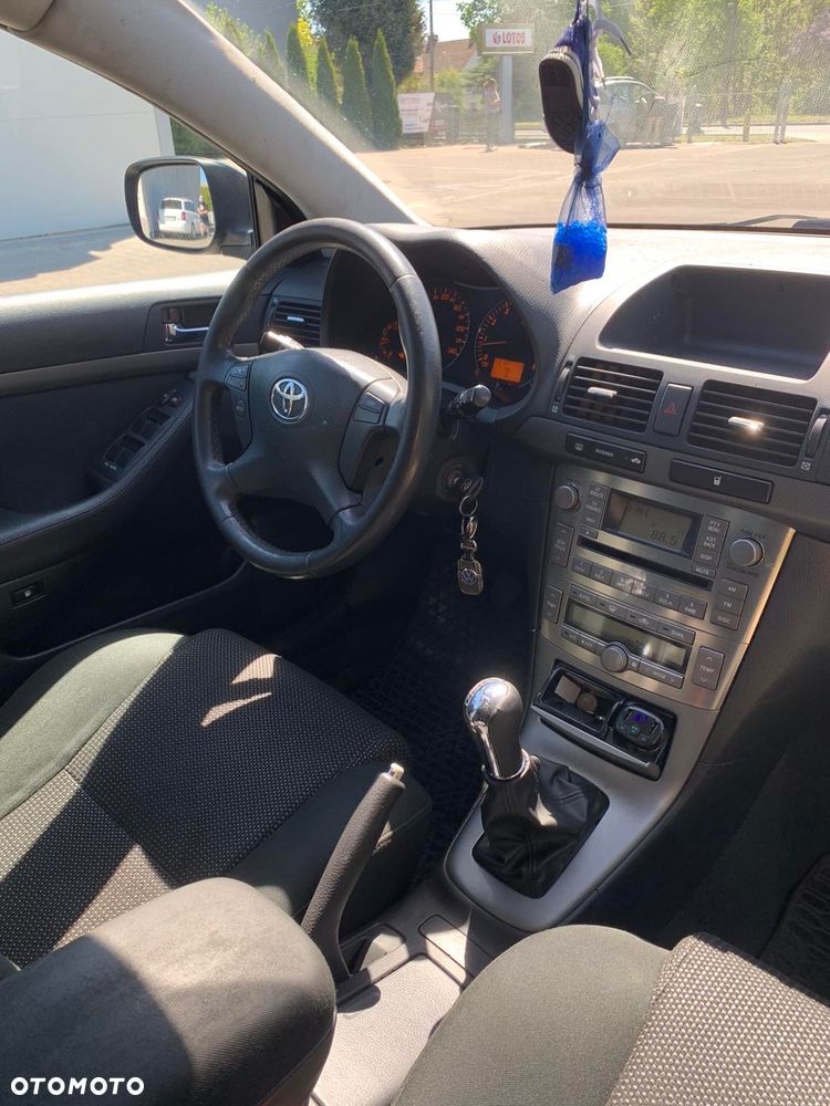 Toyota Avensis 1.8 VVT-i Sol - 8