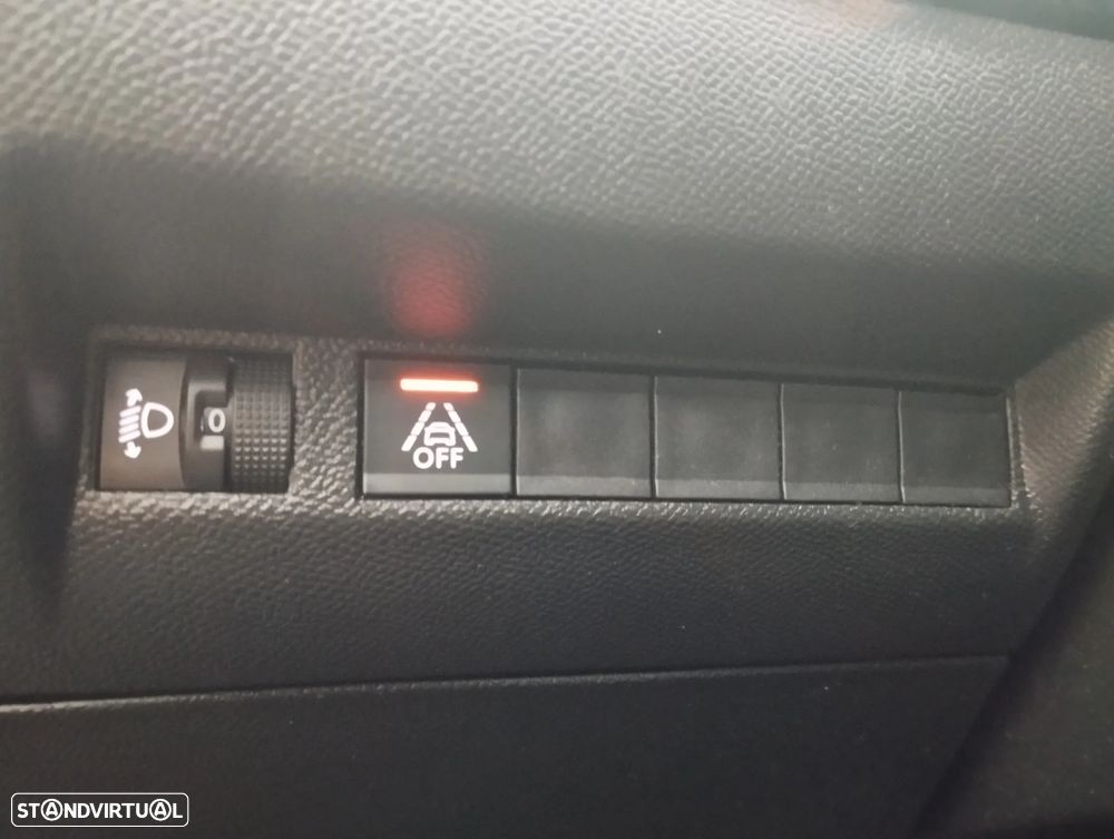 Peugeot 2008 1.2 PureTech Active Pack - 16