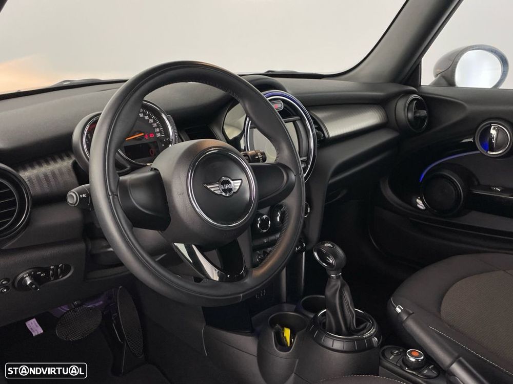 MINI 3 Portas Cooper Auto - 16