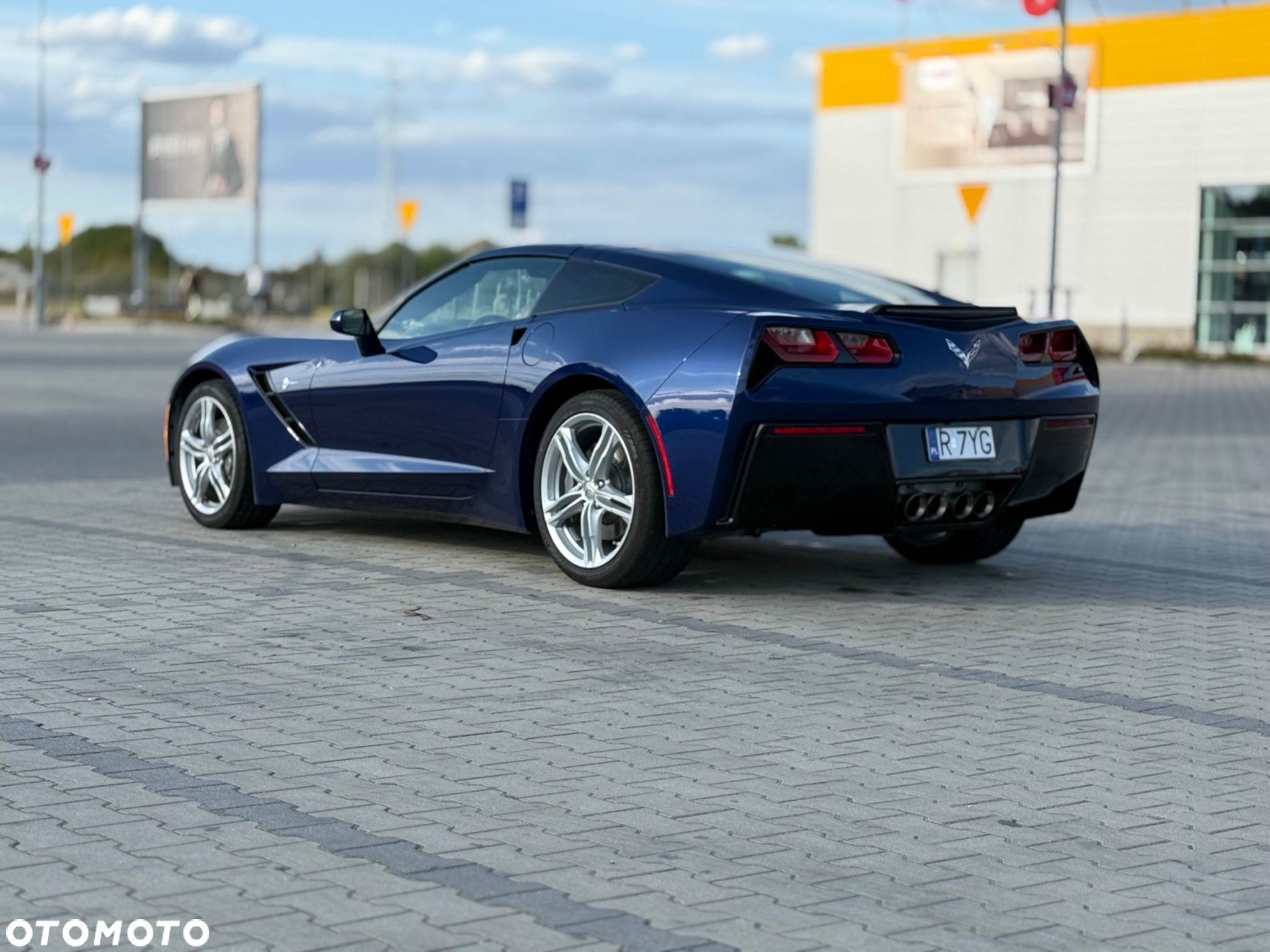 Chevrolet Corvette - 8