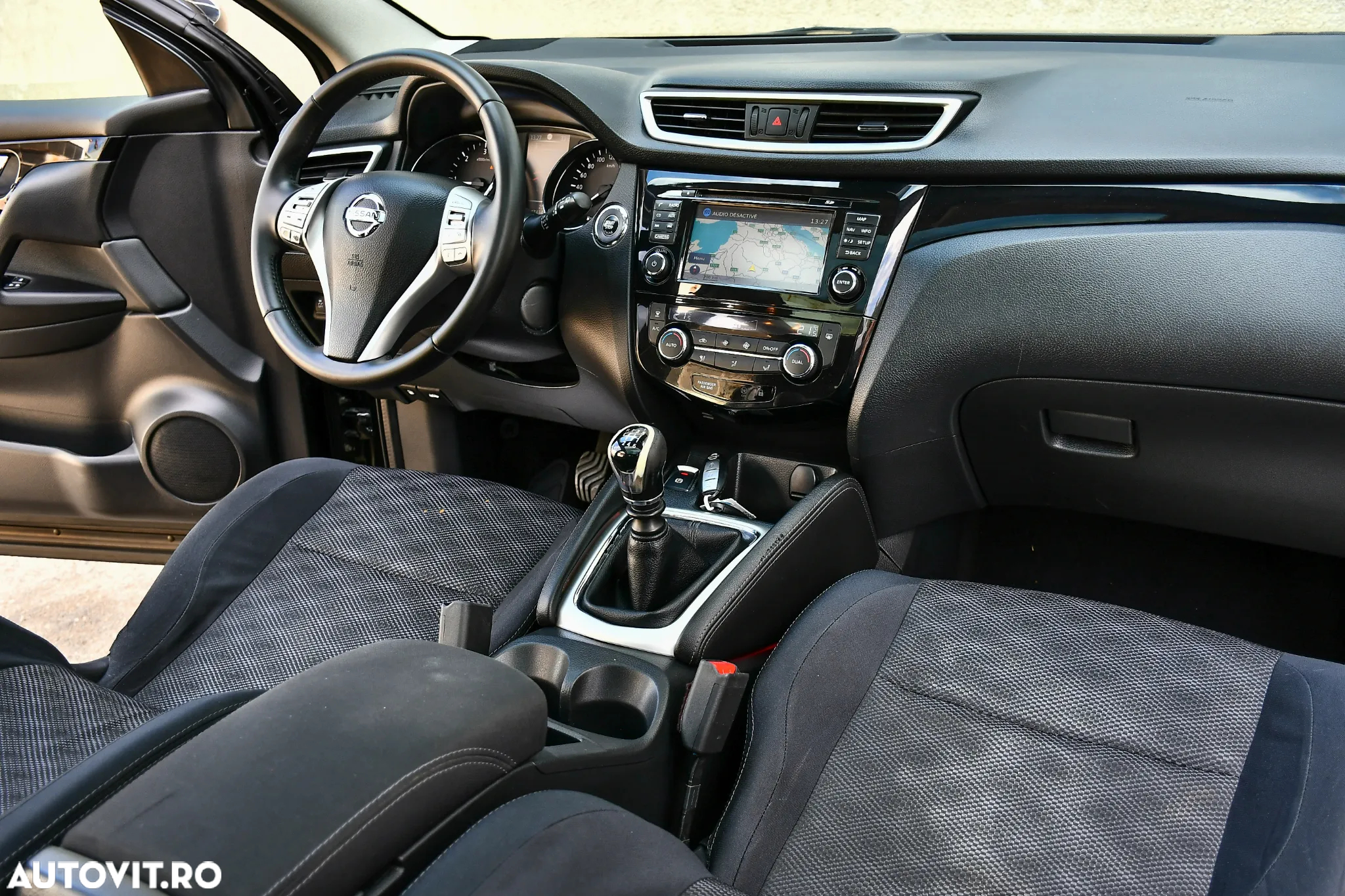 Nissan Qashqai 1.5 DCI Start/Stop N-Connecta - 11