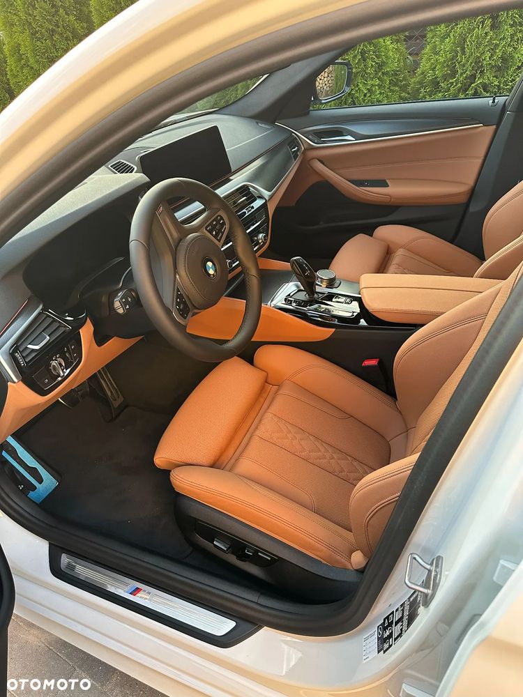 BMW Seria 5 520d xDrive MHEV M Sport sport - 4