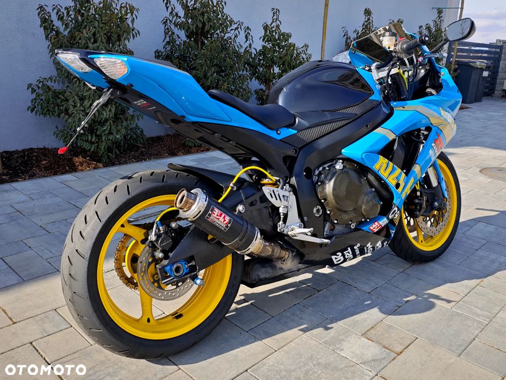 Suzuki GSX-R - 6