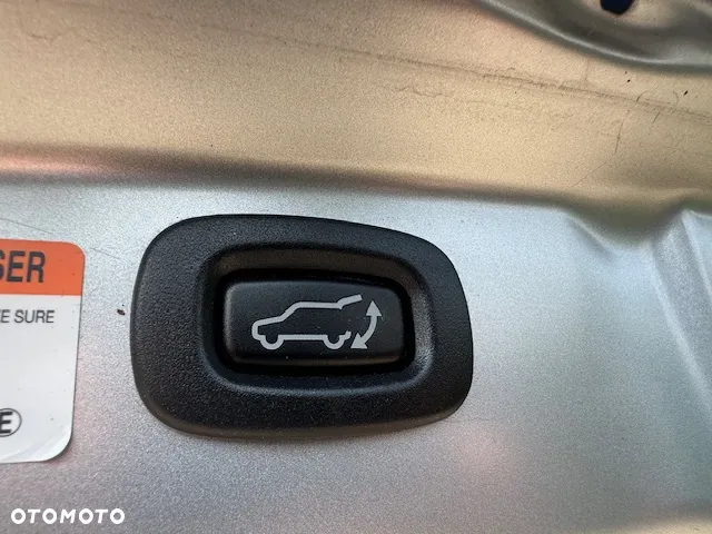 Mitsubishi Outlander 2.0 4WD Plug-In Hybrid - 24