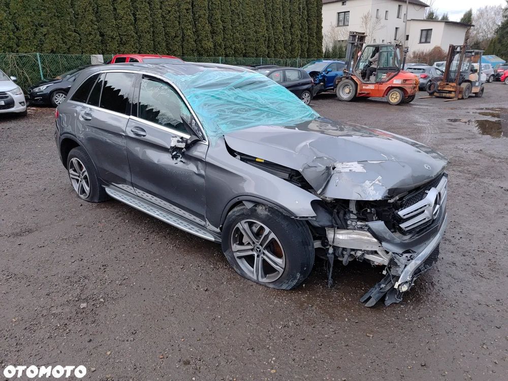 Mercedes-Benz GLC - 11