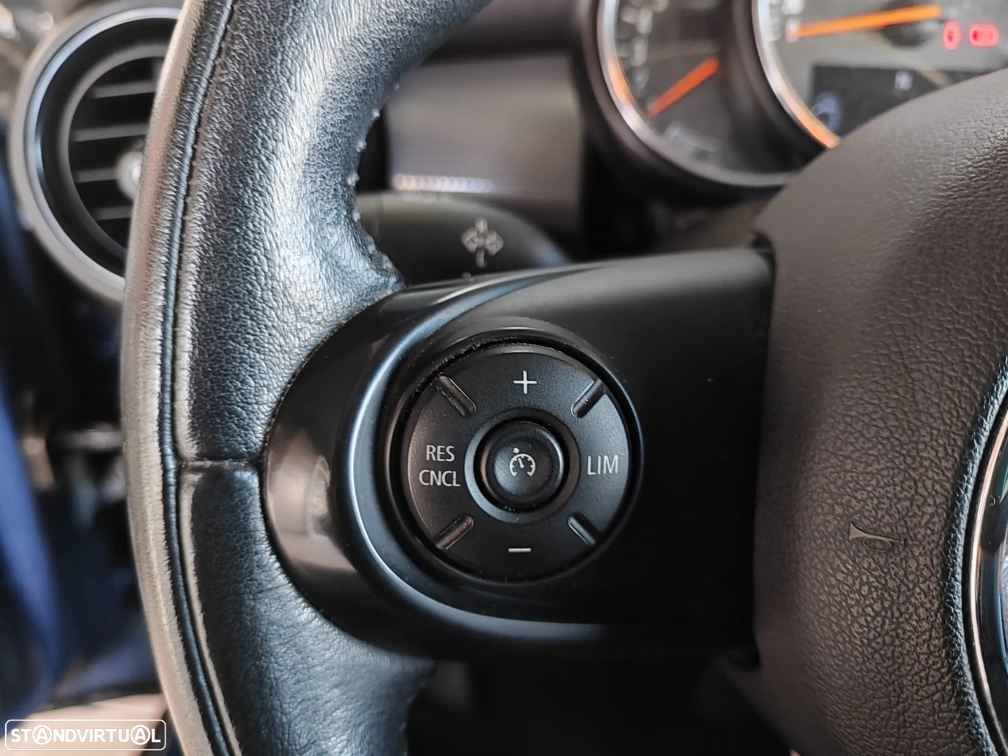 MINI 3 Portas Cooper D - 28