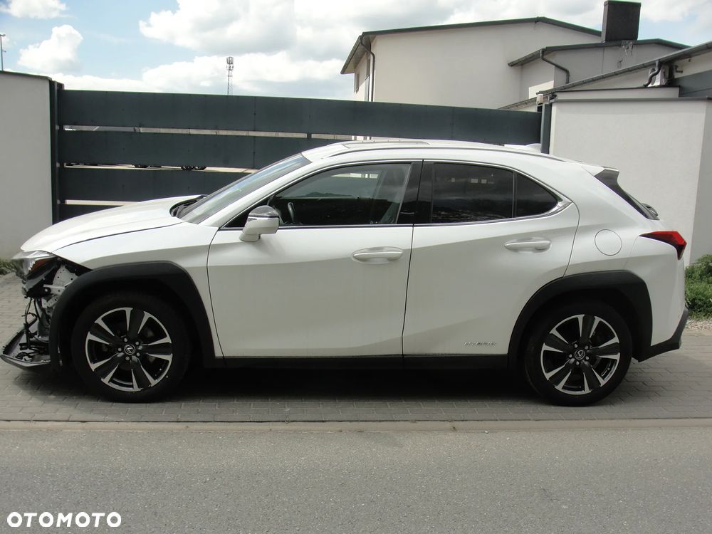 Lexus UX 250h Luxury Line - 22