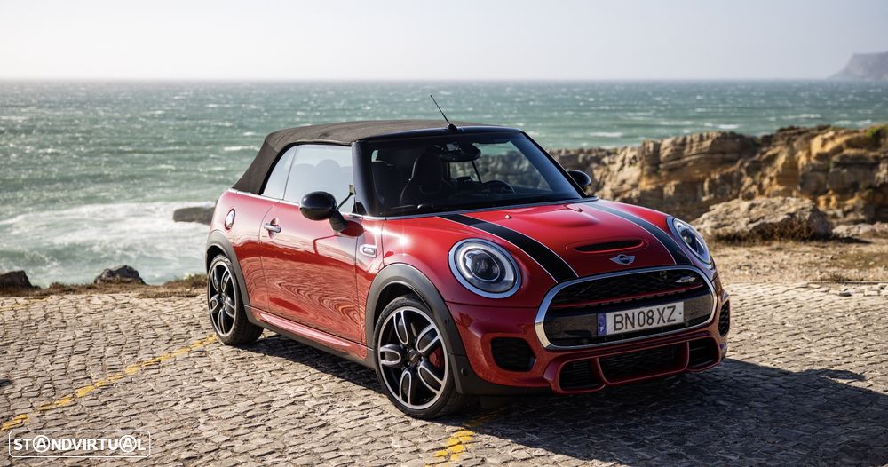 MINI Cabrio John Cooper Works - 18
