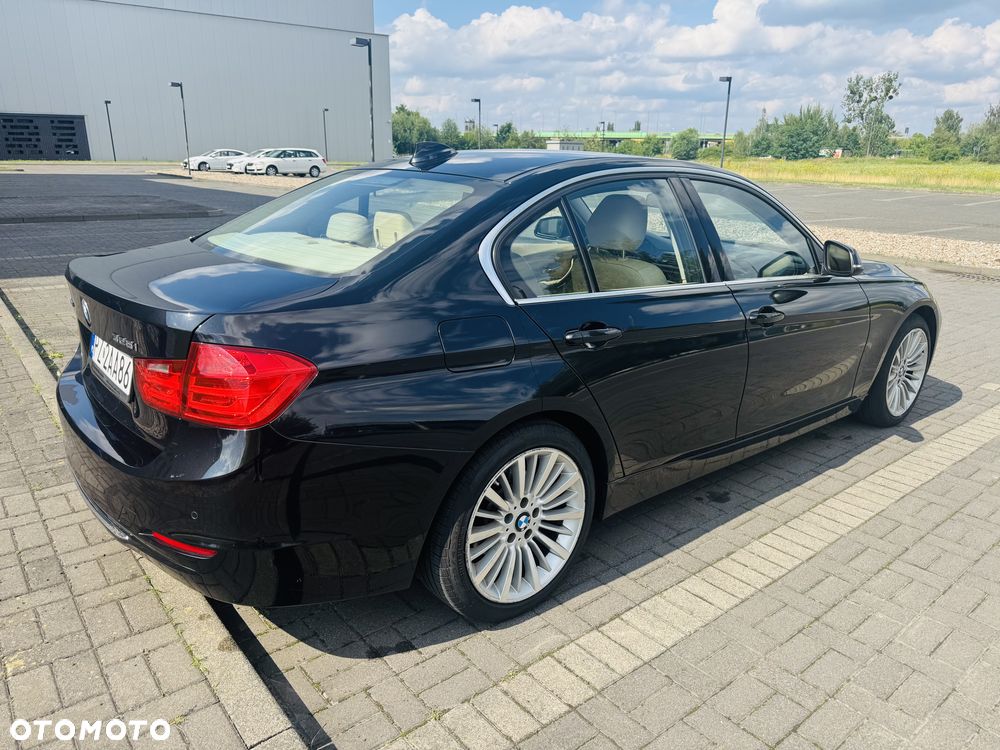BMW Seria 3 328i xDrive Sport-Aut Luxury Line - 9