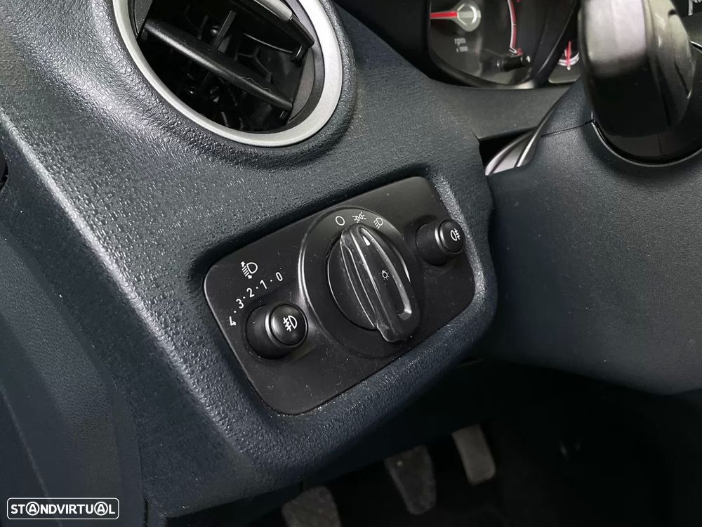 Ford Fiesta 1.6 TDCI Trend ECOnetic - 27