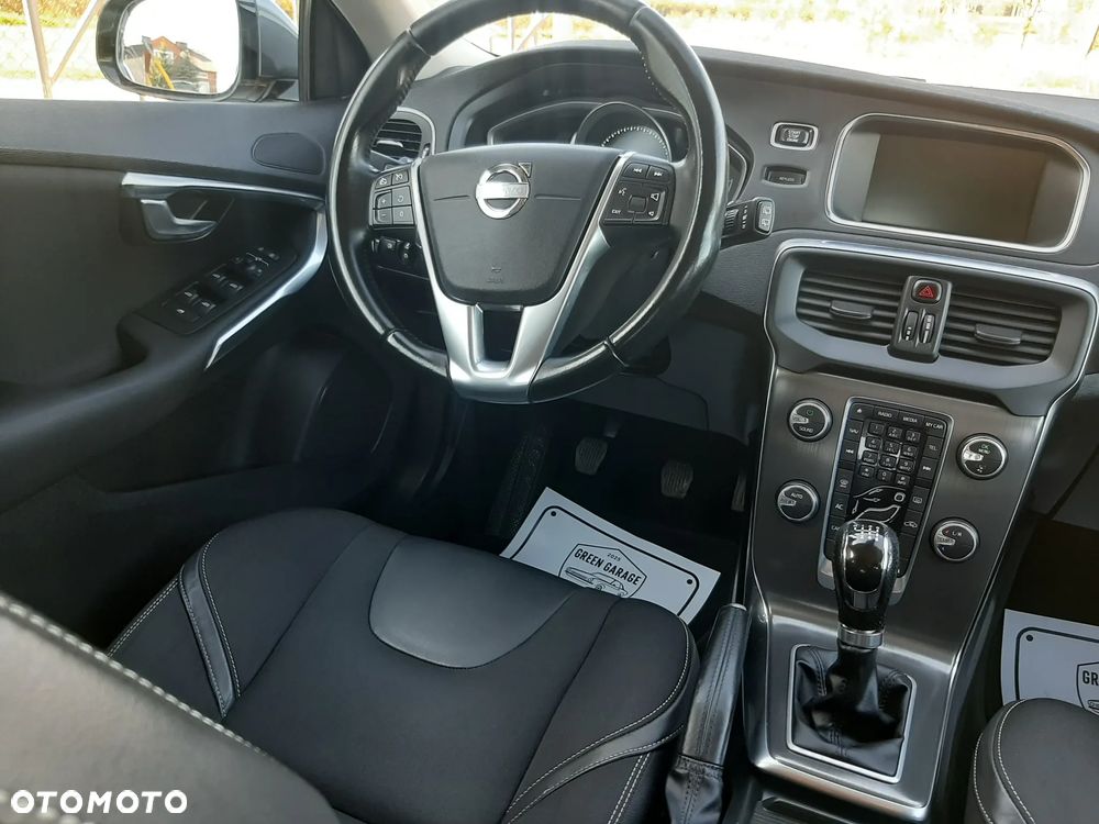 Volvo V40 D2 Momentum - 19
