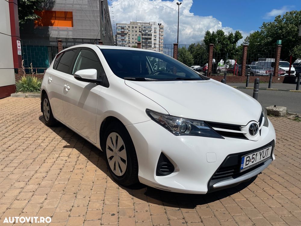 Toyota Auris 1.4 D-4D Luna - 2