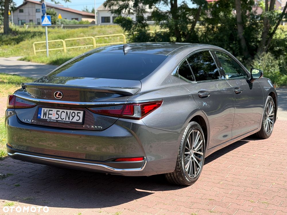 Lexus ES 300h Prestige - 14