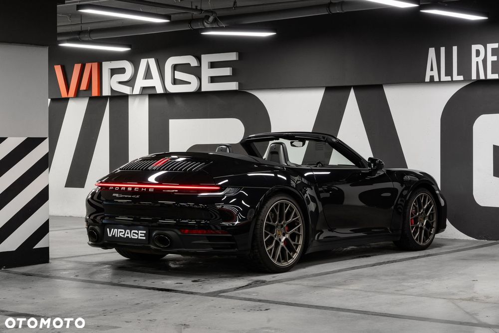 Porsche 911 Carrera 4S - 12