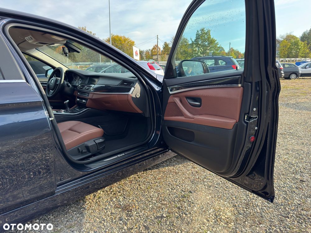 BMW Seria 5 520d Blue Performance - 26