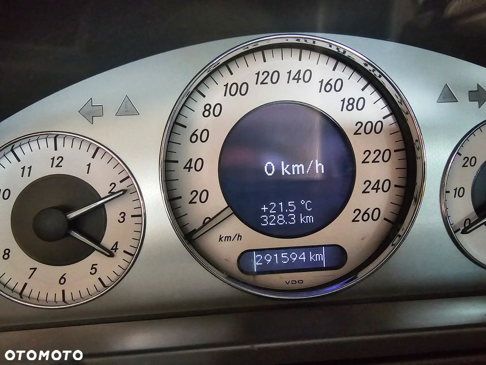 Mercedes-Benz Klasa E 500 Avantgarde - 9