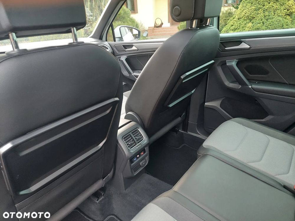 Volkswagen Tiguan 2.0 TDI SCR 4MotION DSG R-Line - 11