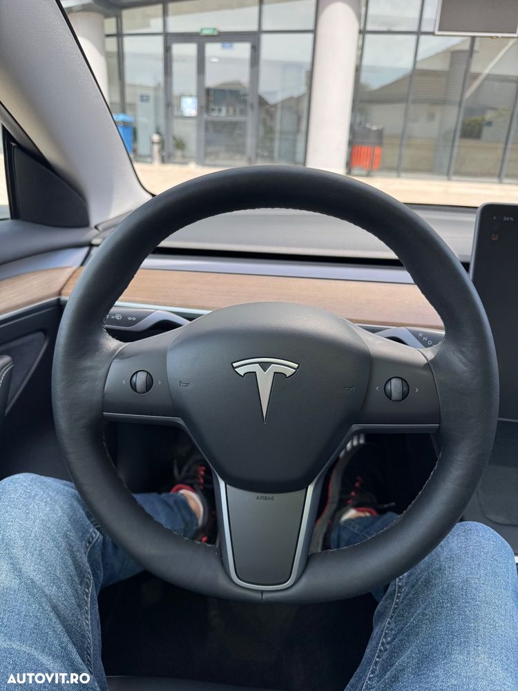 Tesla Model 3 - 18
