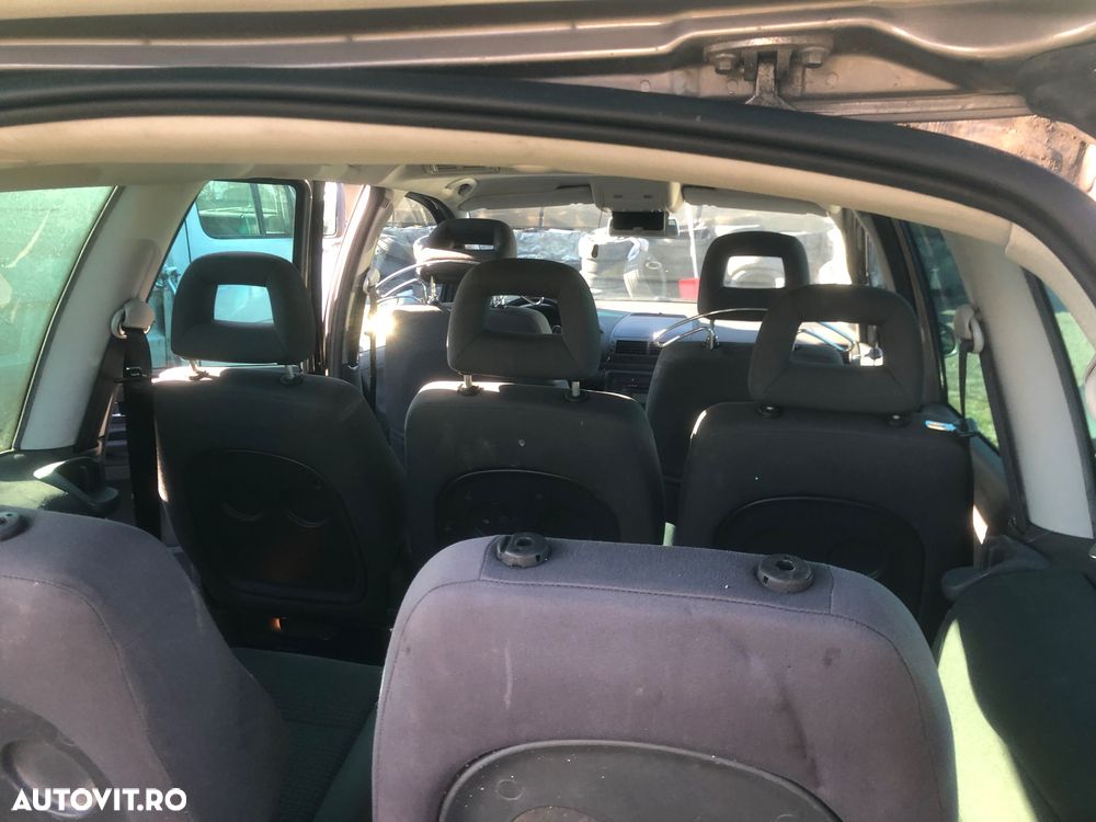 Volkswagen Sharan - 15