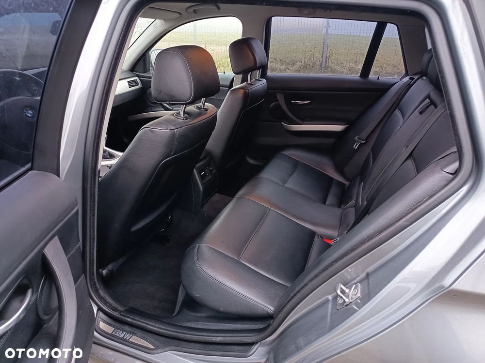 BMW Seria 3 318d - 13