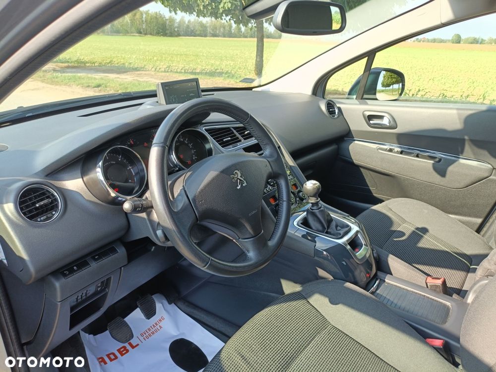 Peugeot 5008 - 8