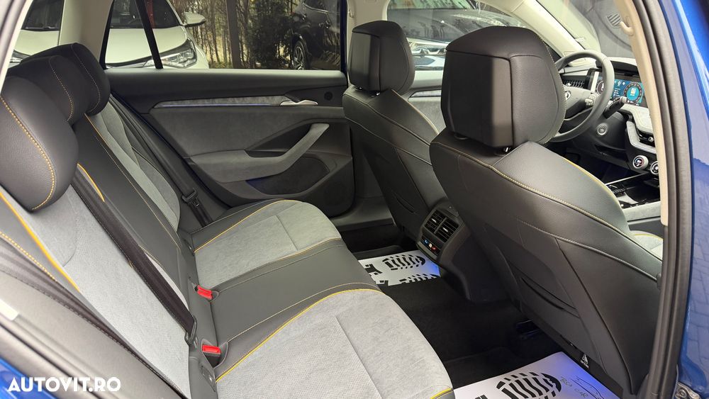 Skoda Superb Combi 2.0 TDI DSG Style - 13